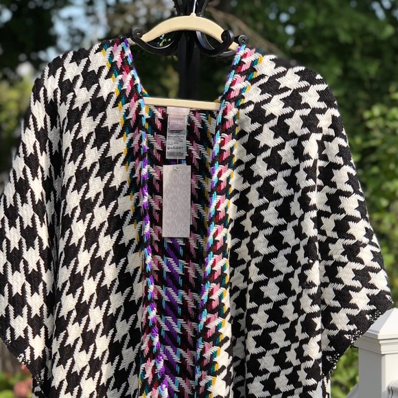 Chico’s Multi Fringe Ruana , Houndstooth Ruana - Picture 3 of 14